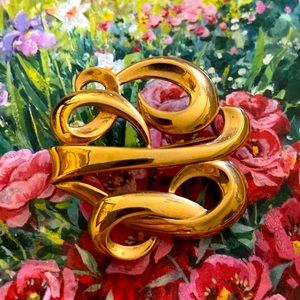 Vintage 70s Monet Gold Toned Broach